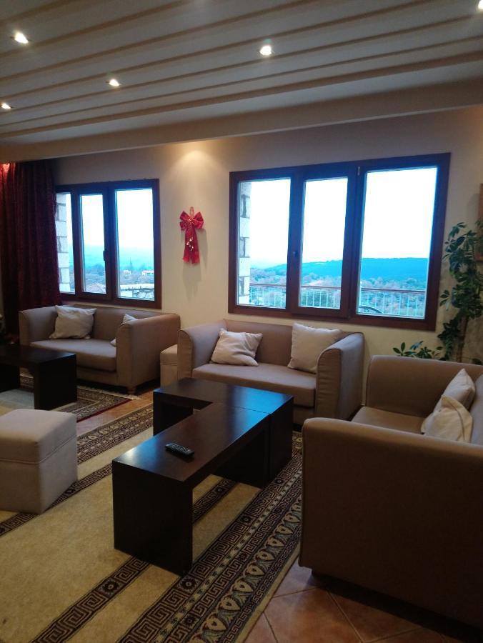 Hotel Pelasgos Karitaina Bagian luar foto